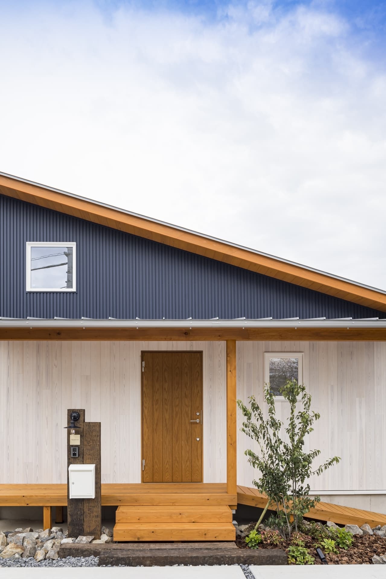 素材にこだわったオリジナル家具の家