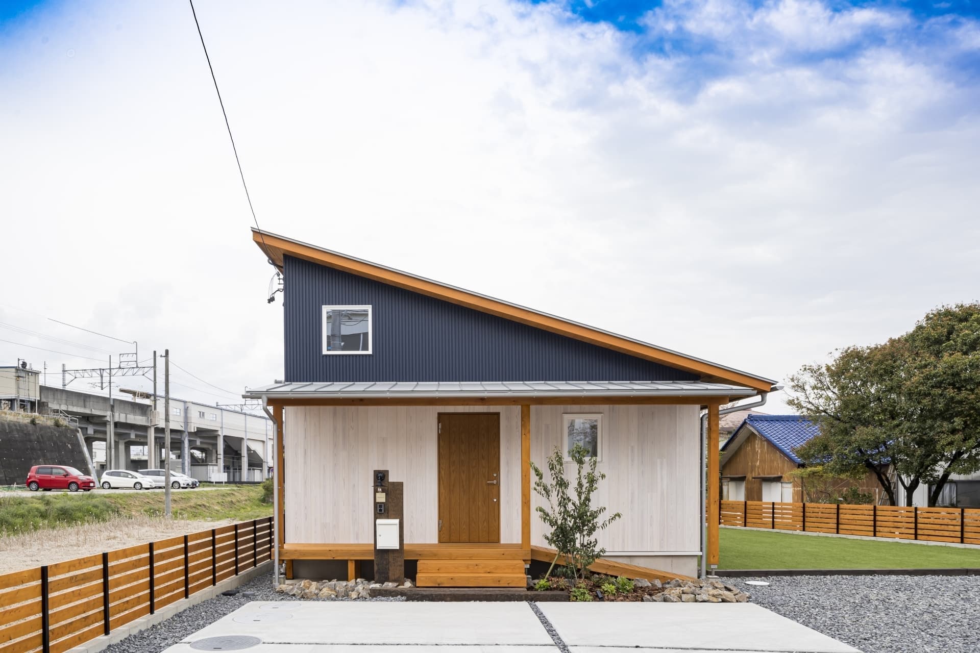 素材にこだわったオリジナル家具の家