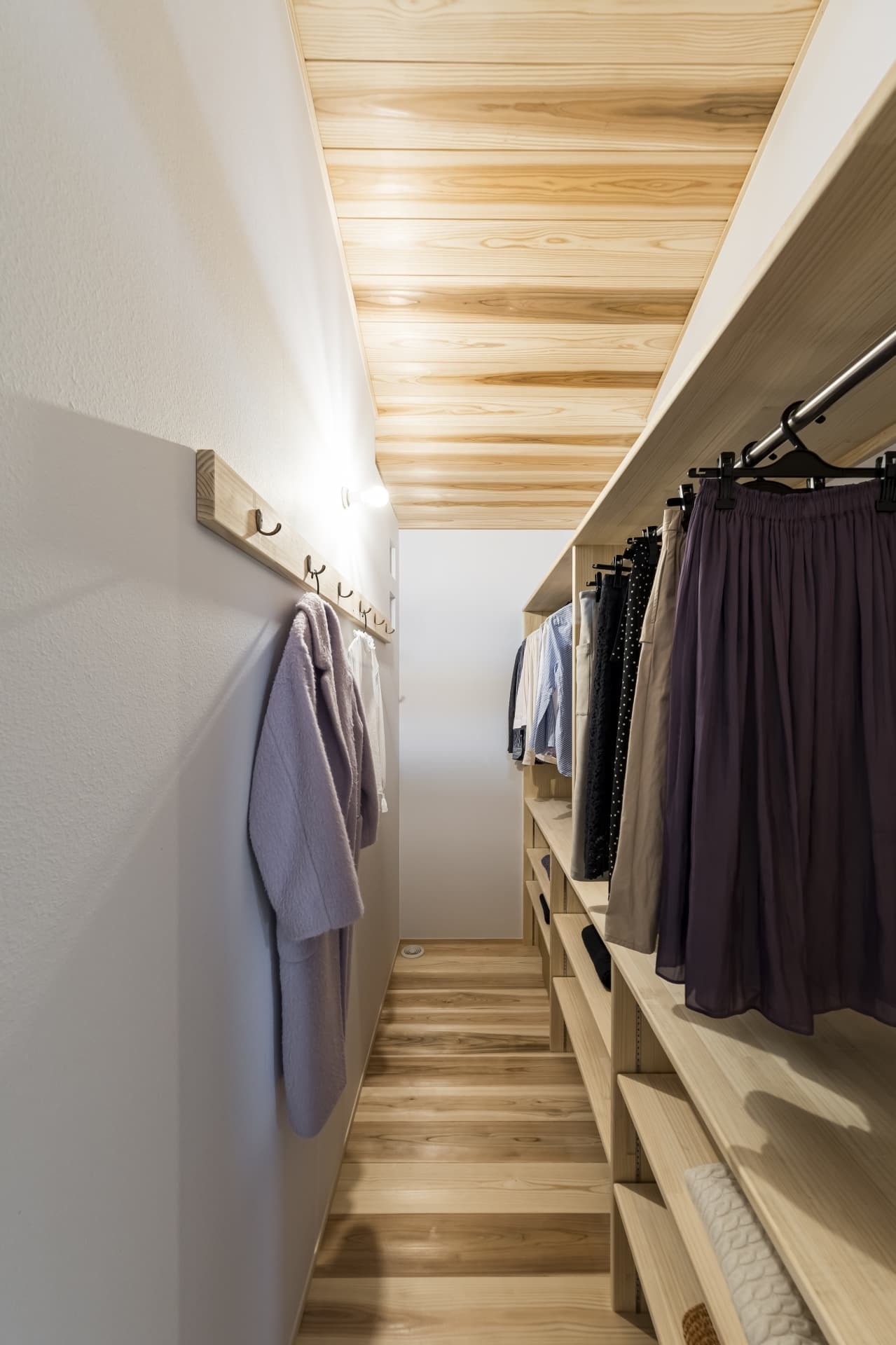 素材にこだわったオリジナル家具の家