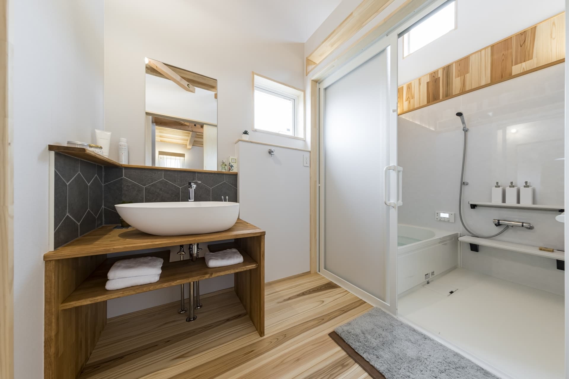 素材にこだわったオリジナル家具の家